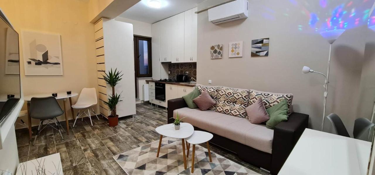 Designed Like Home Apartment Near Palas Mall 이아시 외부 사진